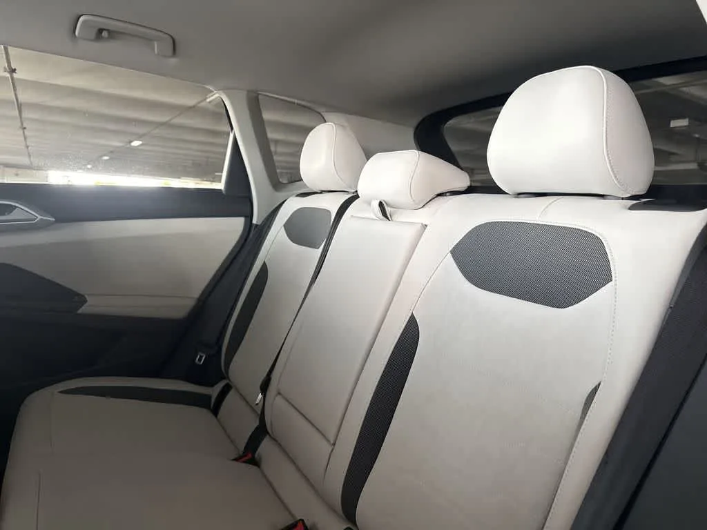 2026 Volkswagen Taos SE photo 22