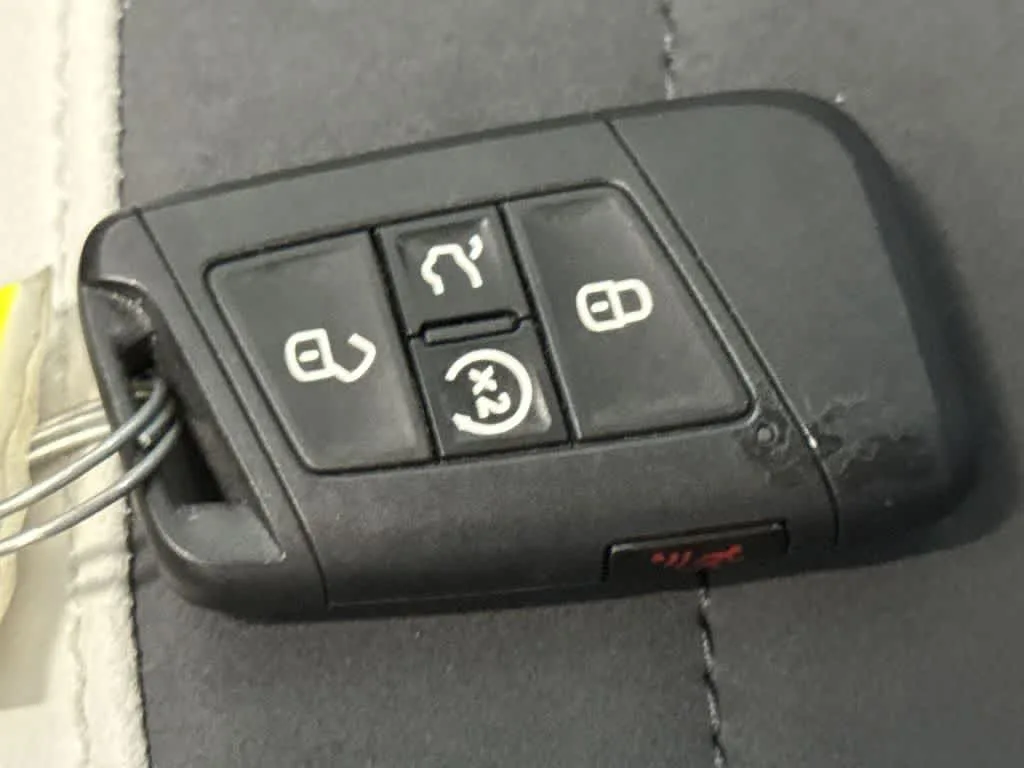 2026 Volkswagen Taos SE photo 28