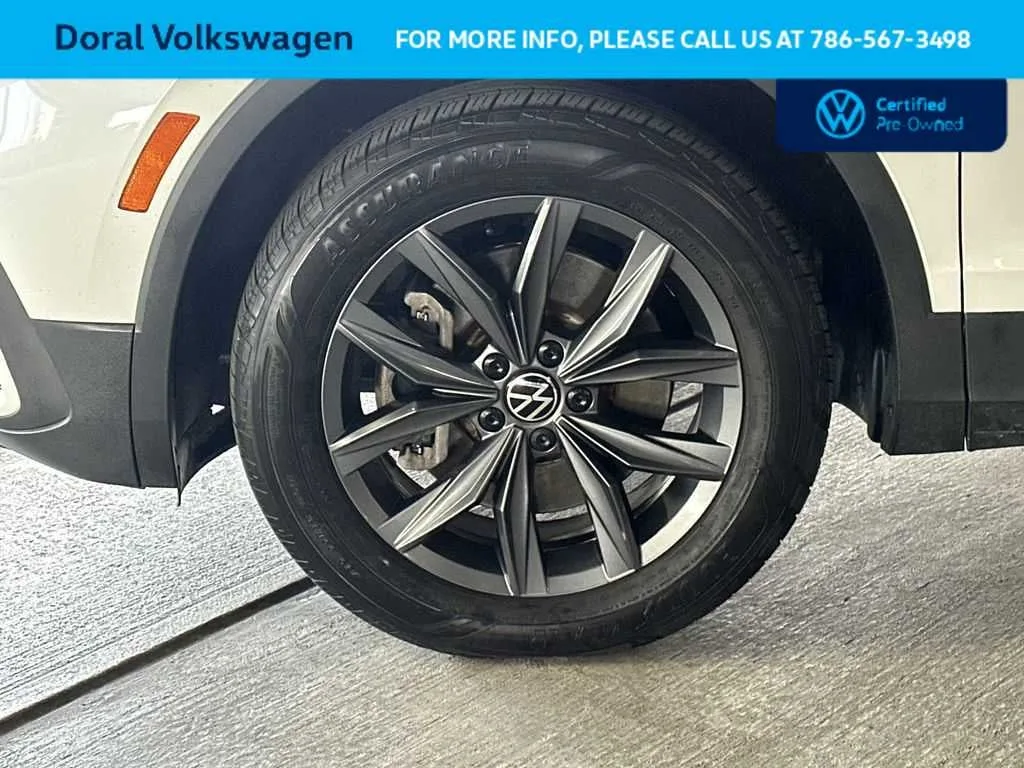 2023 Volkswagen Tiguan SE photo 11
