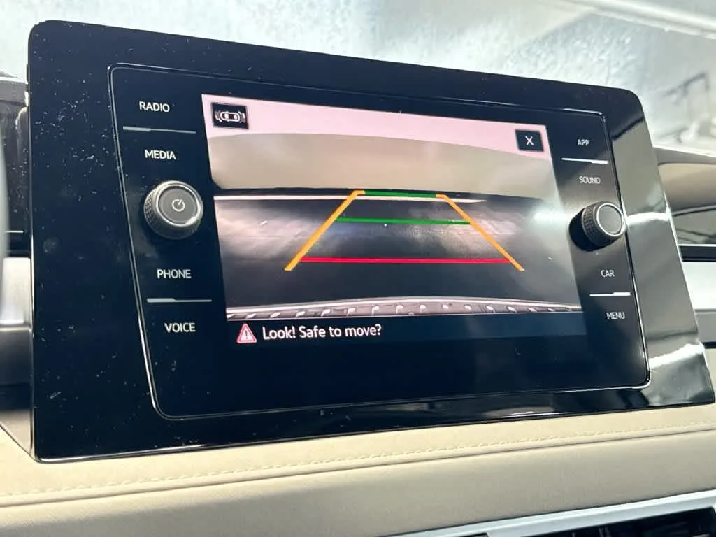2026 Volkswagen Taos SE photo 18