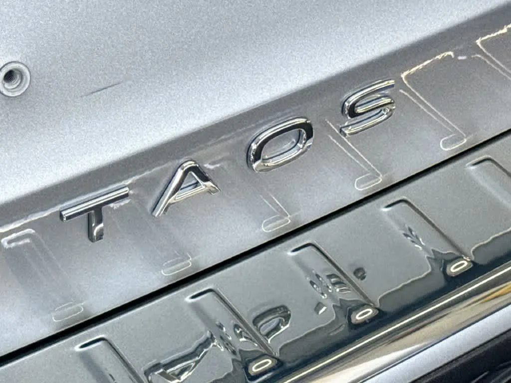 2026 Volkswagen Taos S photo 10