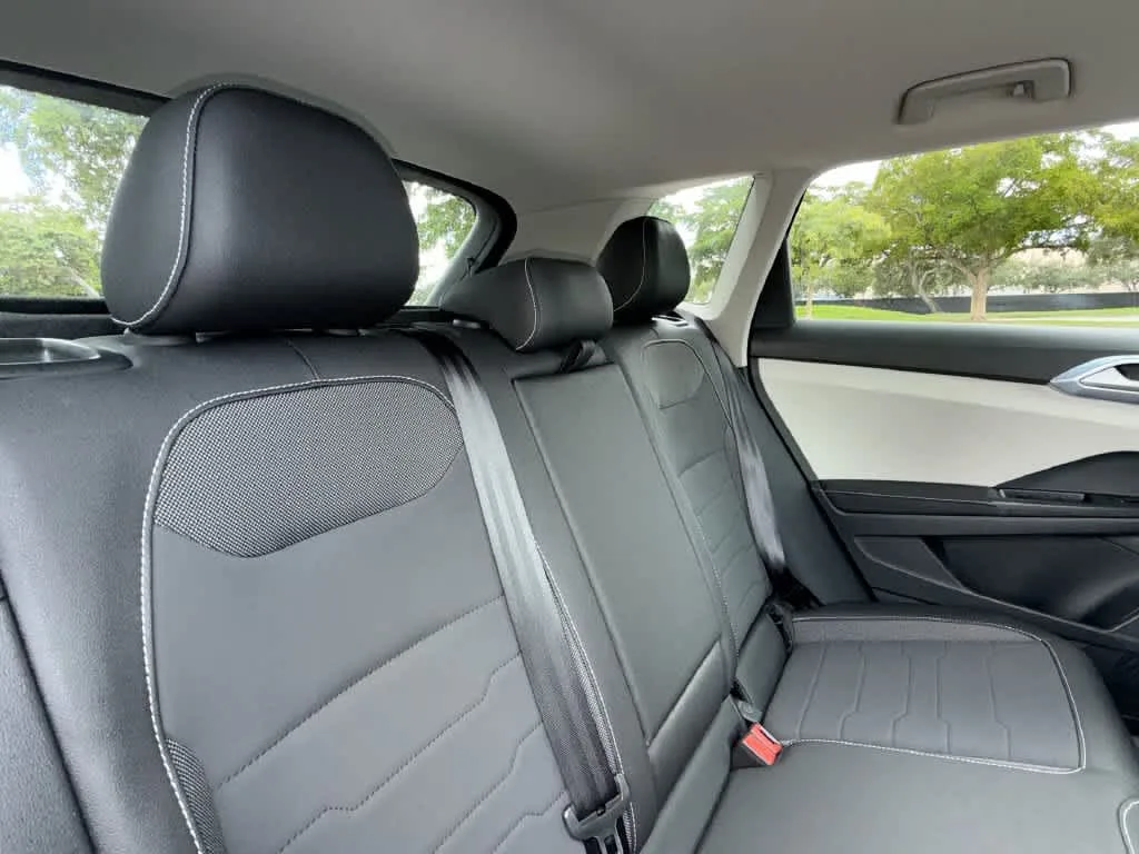 2026 Volkswagen Taos SE photo 26