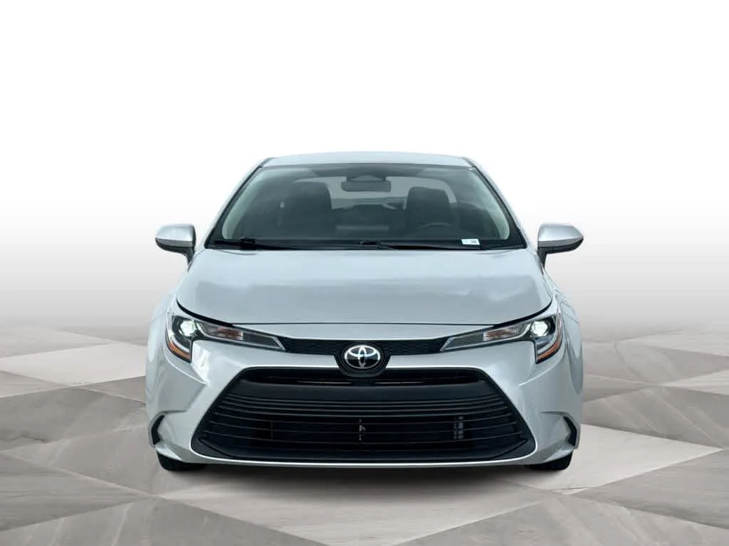 2026 Toyota Corolla LE photo 3