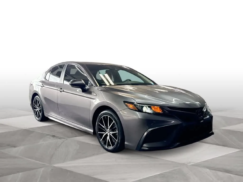 2024 Toyota Camry SE photo 2
