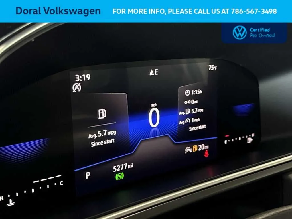 2025 Volkswagen Taos SE Black photo 16