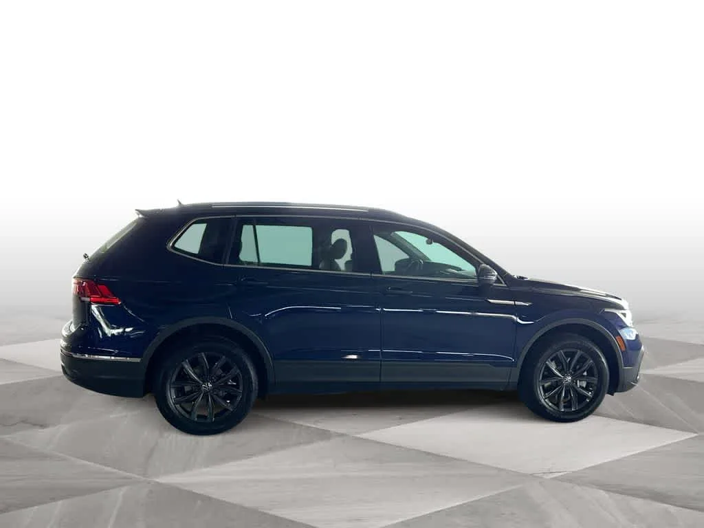 2024 Volkswagen Tiguan SE photo 9