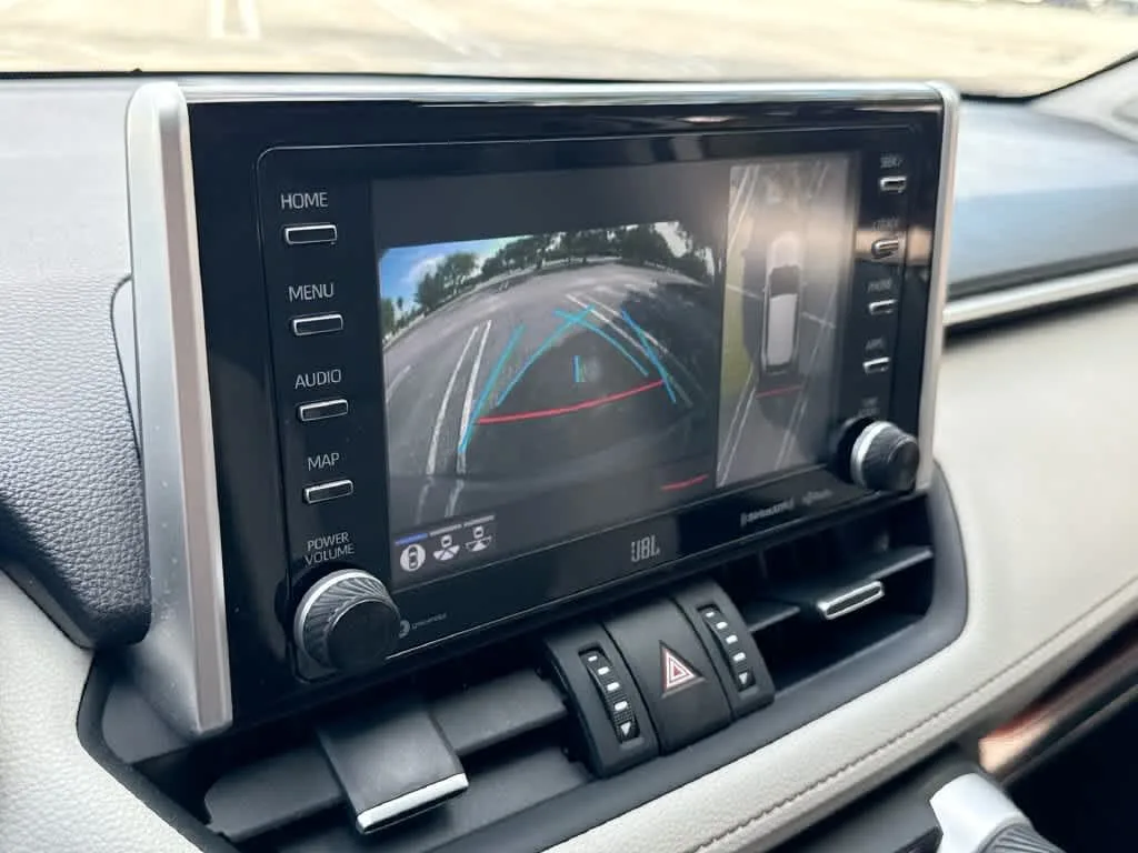 2019 Toyota RAV4 Limited photo 19