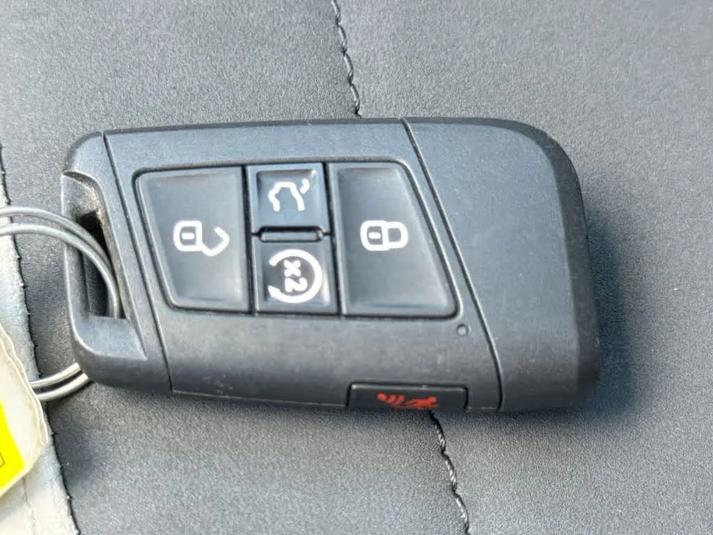 2026 Volkswagen Taos SE photo 28