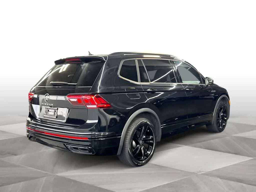 2023 Volkswagen Tiguan SE R-Line Black photo 8