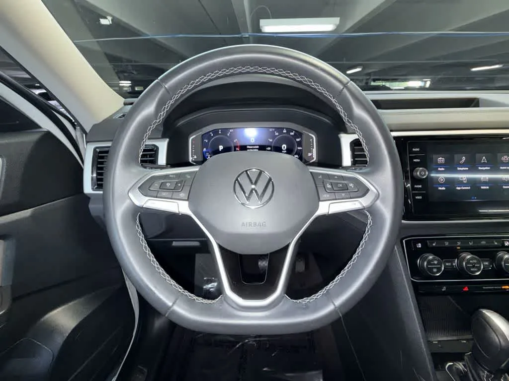 2022 Volkswagen Atlas 3.6L V6 SE w/Technology photo 14