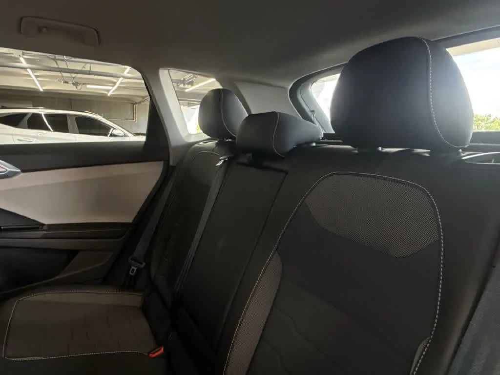 2026 Volkswagen Taos SE photo 22