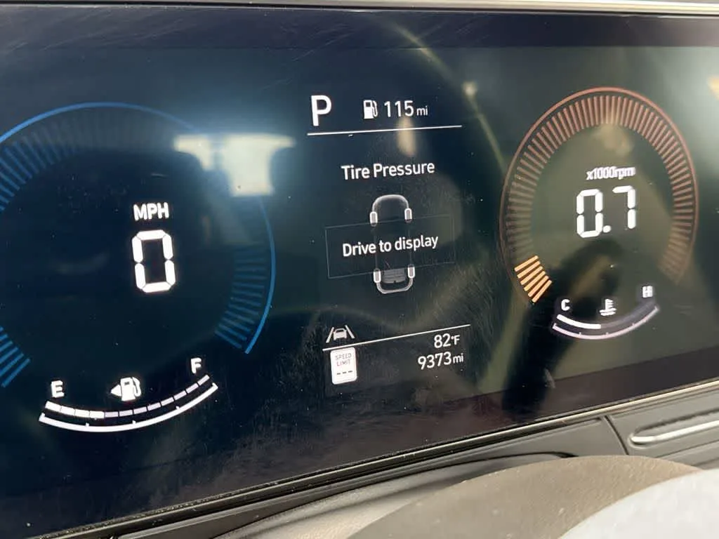2024 Hyundai Kona SEL photo 16