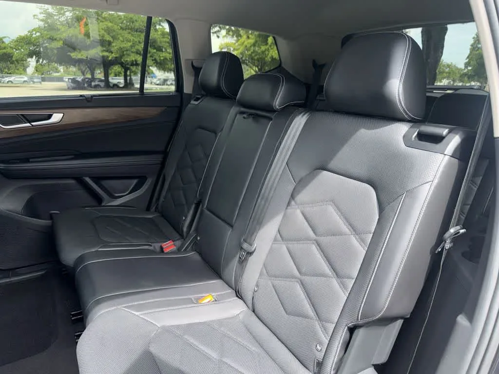 2024 Volkswagen Atlas 2.0T SE w/Technology photo 22
