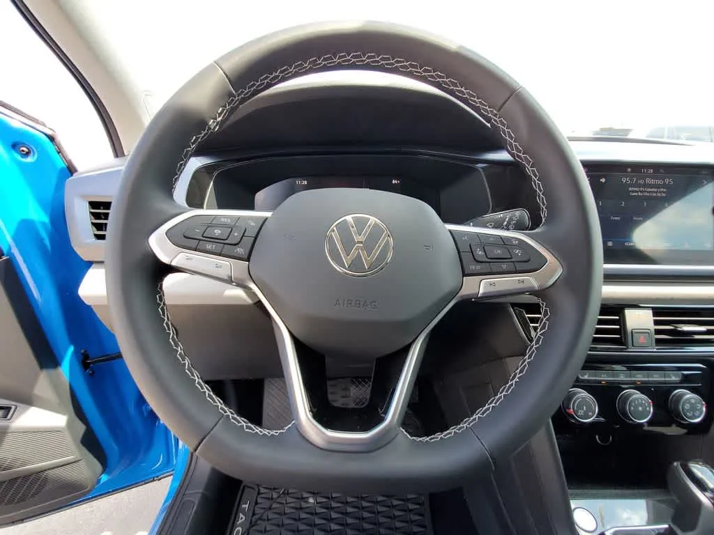 2023 Volkswagen Taos SE photo 21