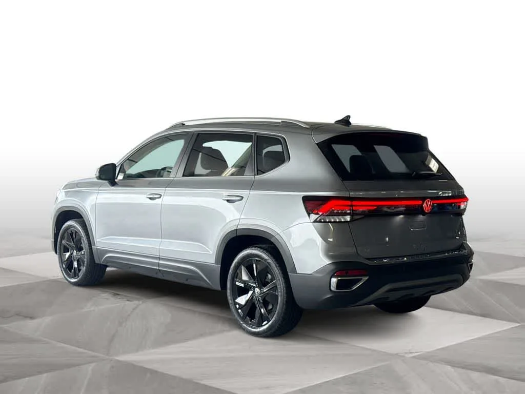 2026 Volkswagen Taos SE photo 6