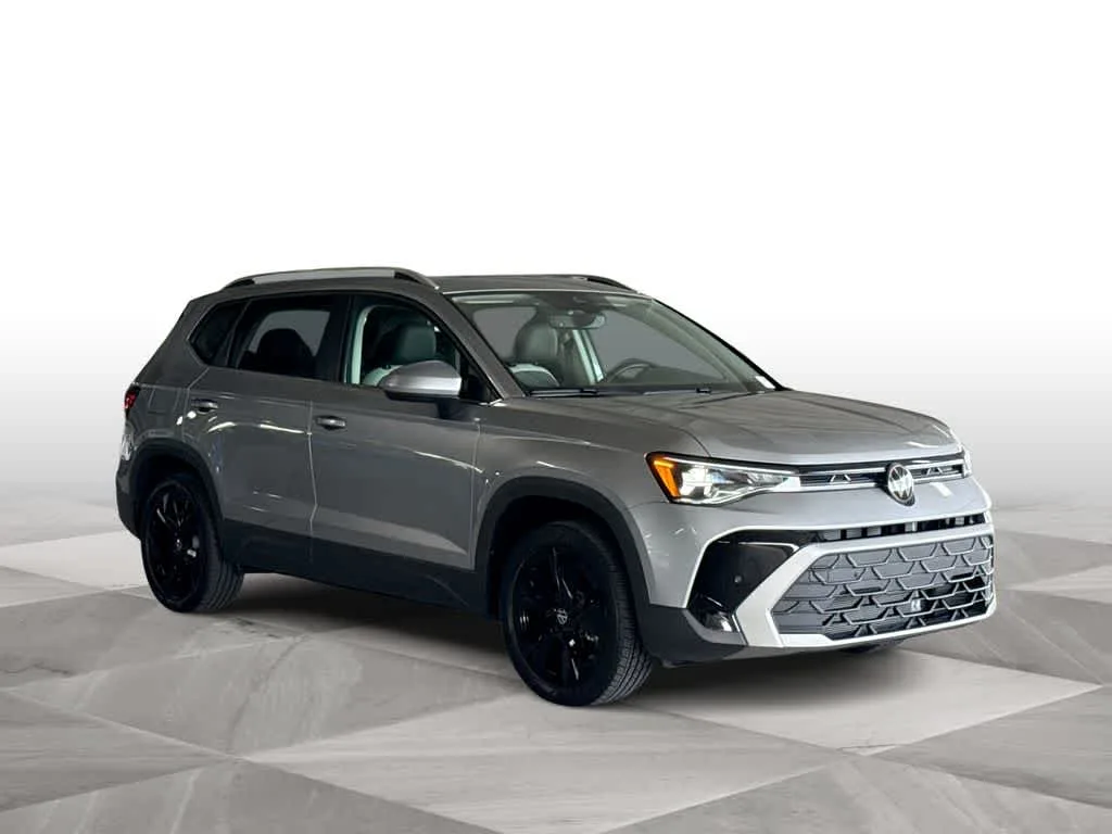 2026 Volkswagen Taos SE photo 2