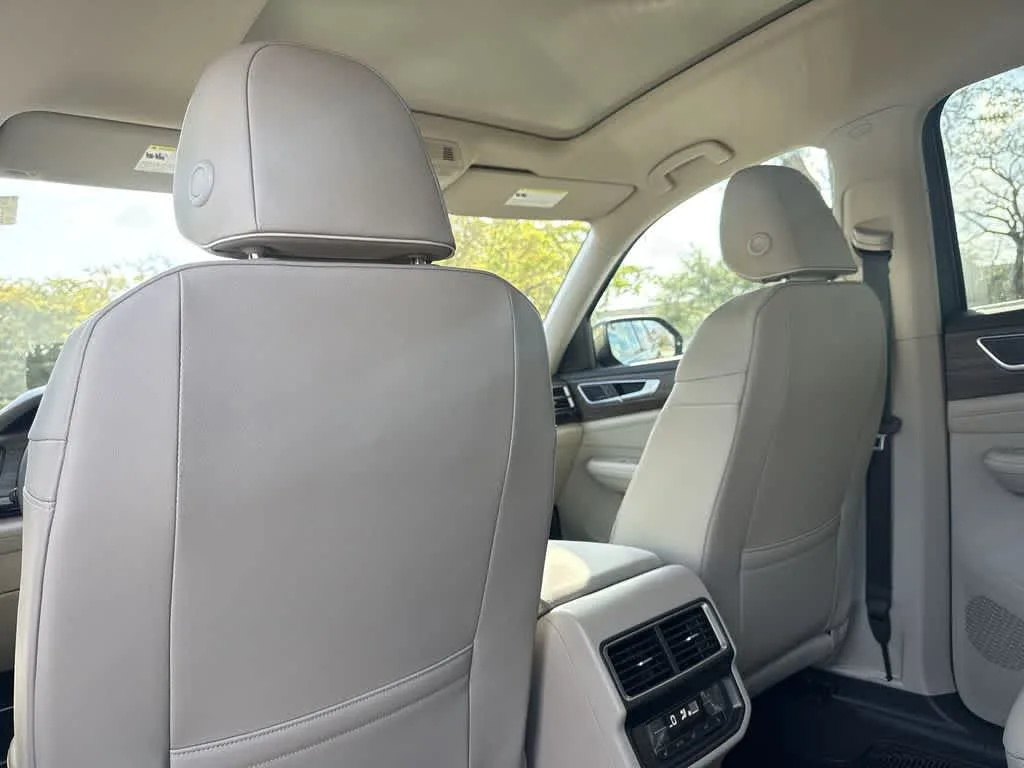 2025 Volkswagen Atlas 2.0T SEL Premium R-Line photo 23
