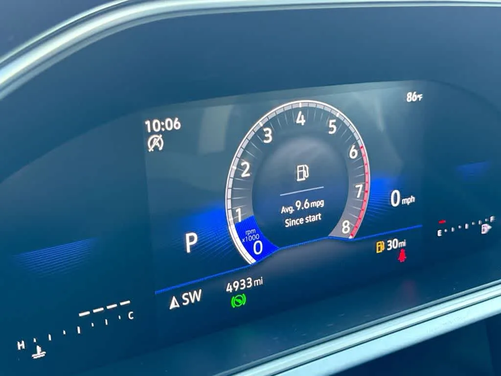 2026 Volkswagen Taos SE photo 16