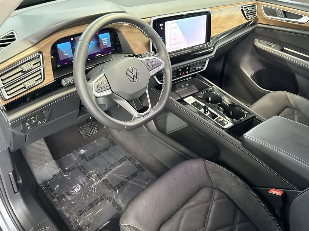 2024 Volkswagen Atlas 2.0T SE w/Technology photo 13