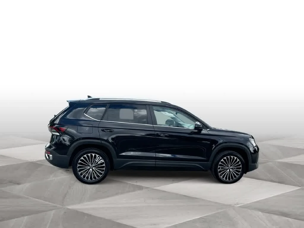 2026 Volkswagen Taos SE photo 9