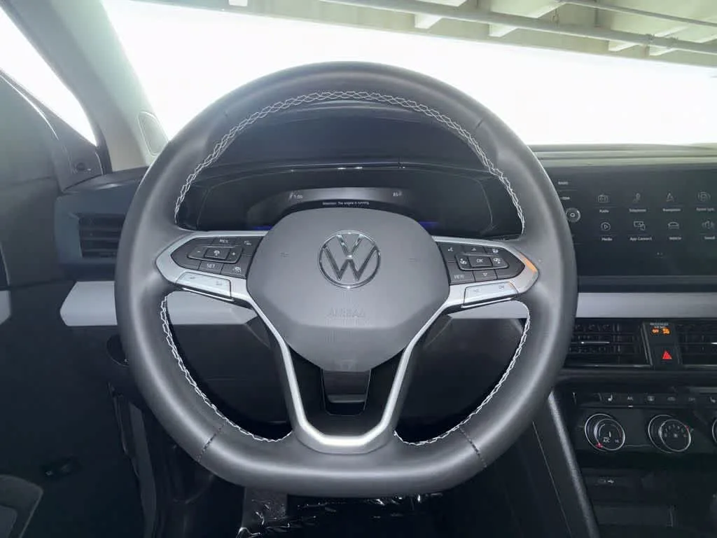 2023 Volkswagen Taos SE photo 15