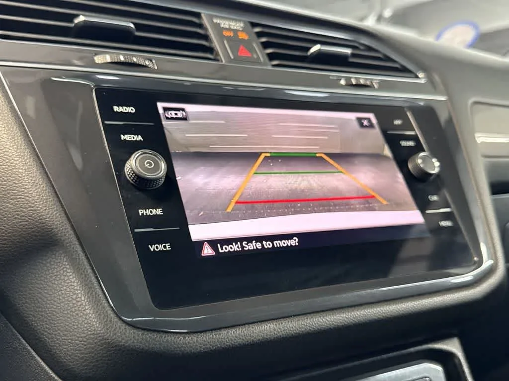 2023 Volkswagen Tiguan SE R-Line Black photo 19