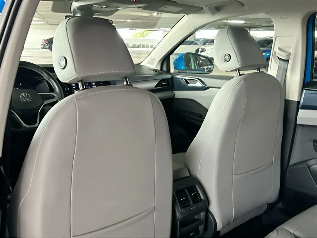 2024 Volkswagen Taos SE photo 23