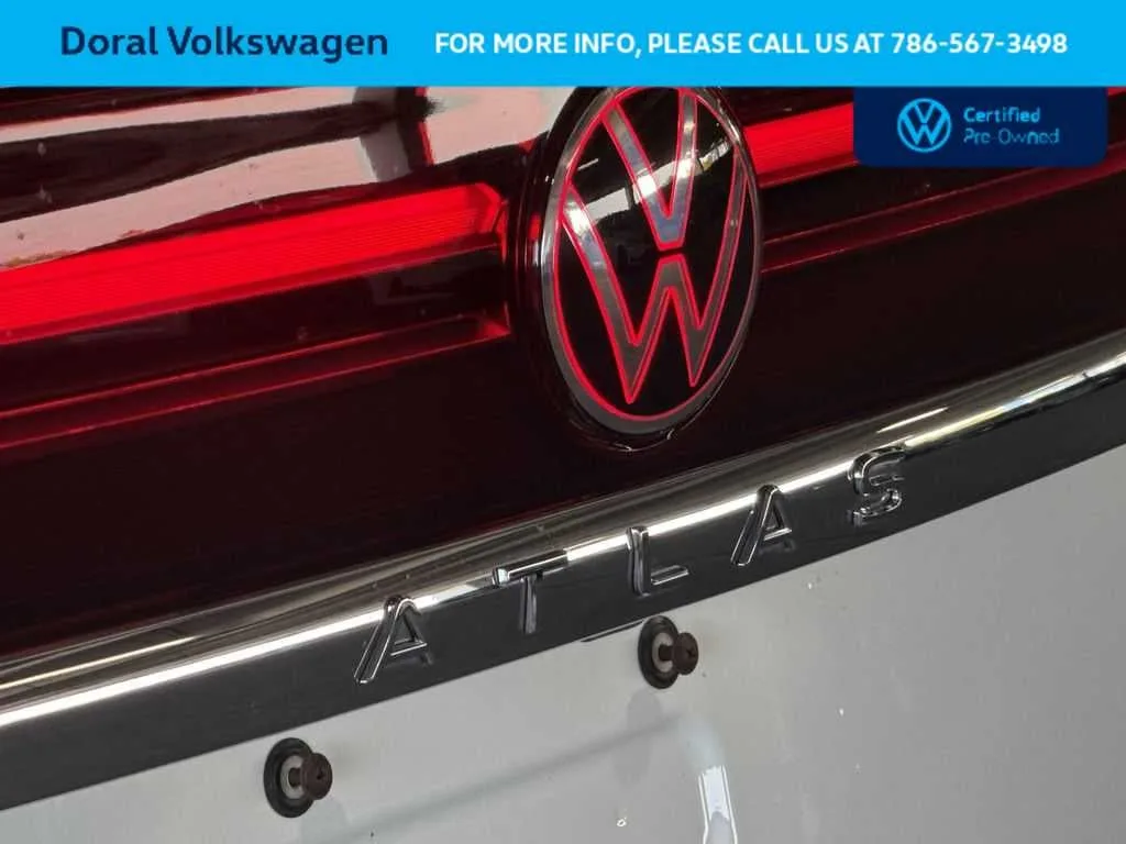 2025 Volkswagen Atlas Cross Sport 2.0T SE w/Technology photo 10