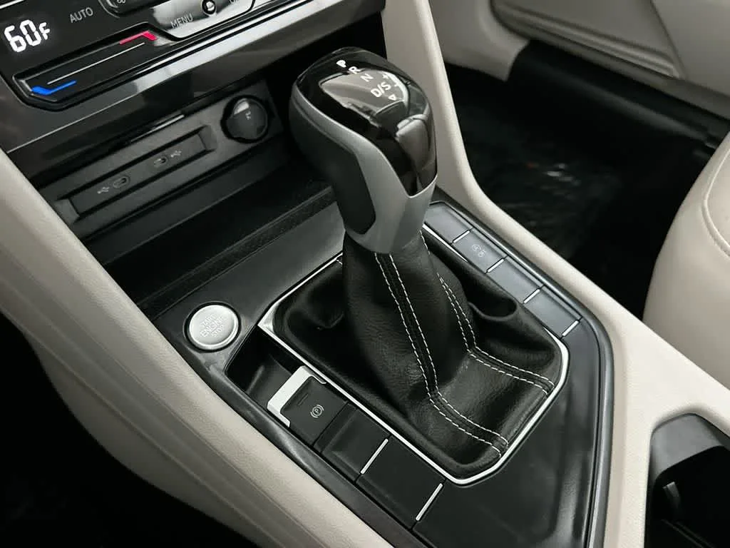 2024 Volkswagen Tiguan SE photo 21