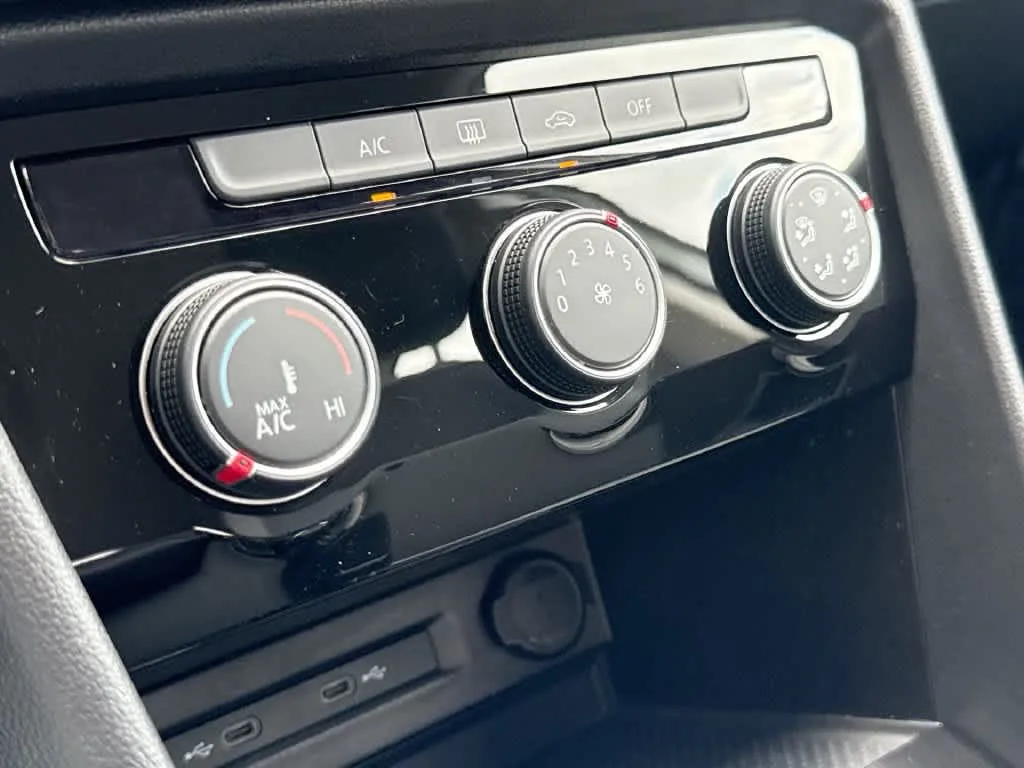 2023 Volkswagen Taos S photo 19