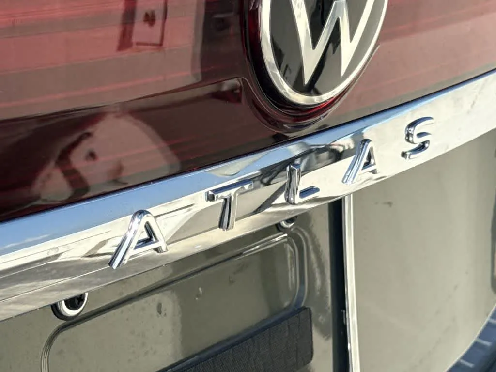 2025 Volkswagen Atlas 2.0T SEL Premium R-Line photo 10