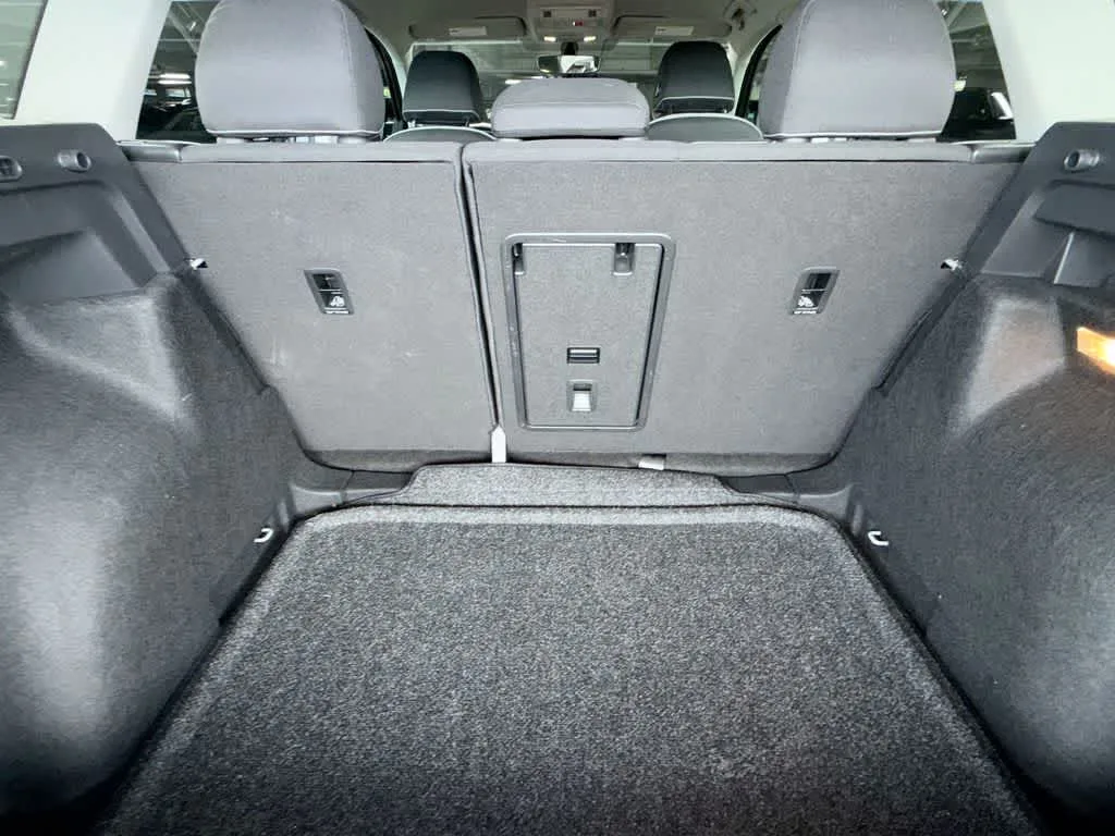 2023 Volkswagen Taos S photo 25