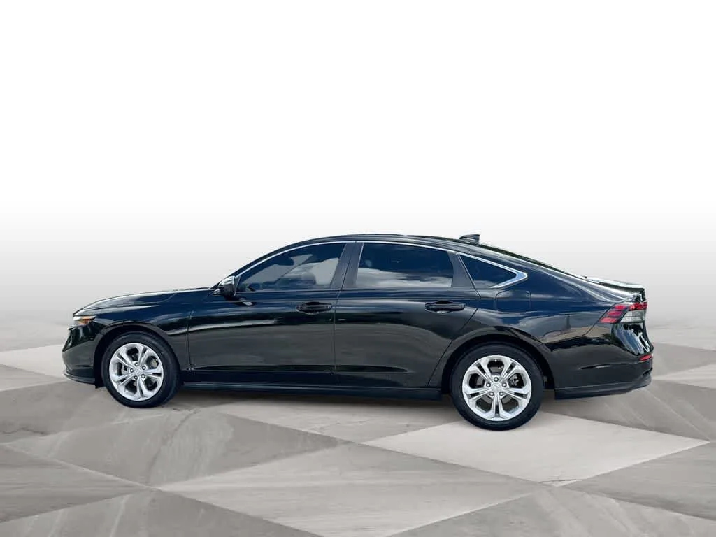 2023 Honda Accord LX photo 5