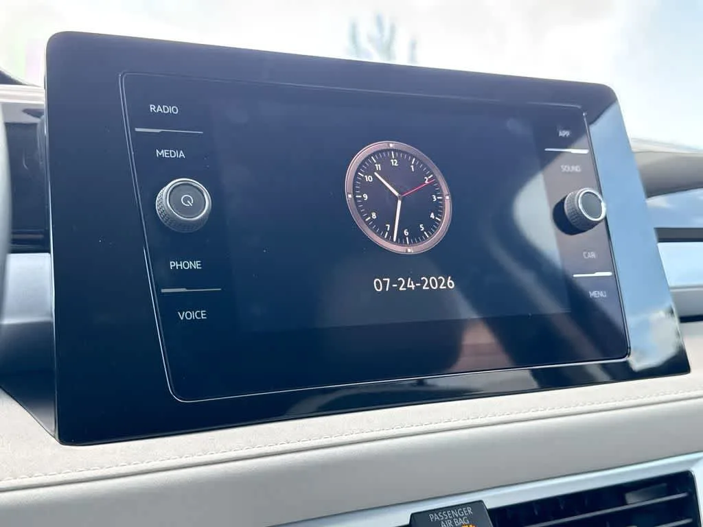 2026 Volkswagen Taos SE photo 17