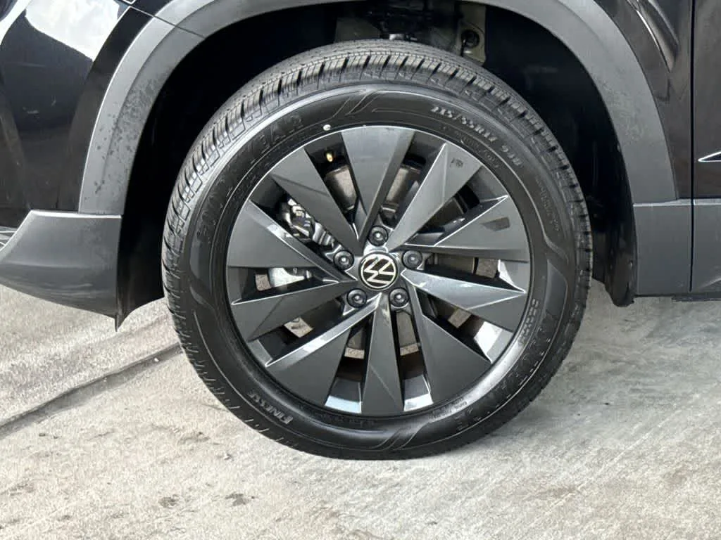2024 Volkswagen Taos S photo 11