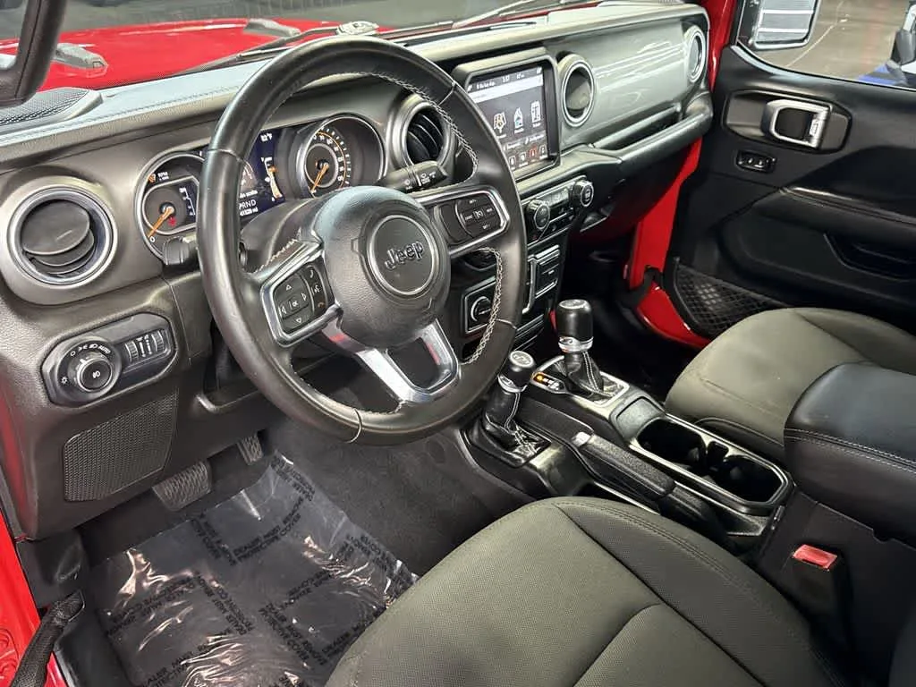 2018 Jeep Wrangler Unlimited Sahara photo 13