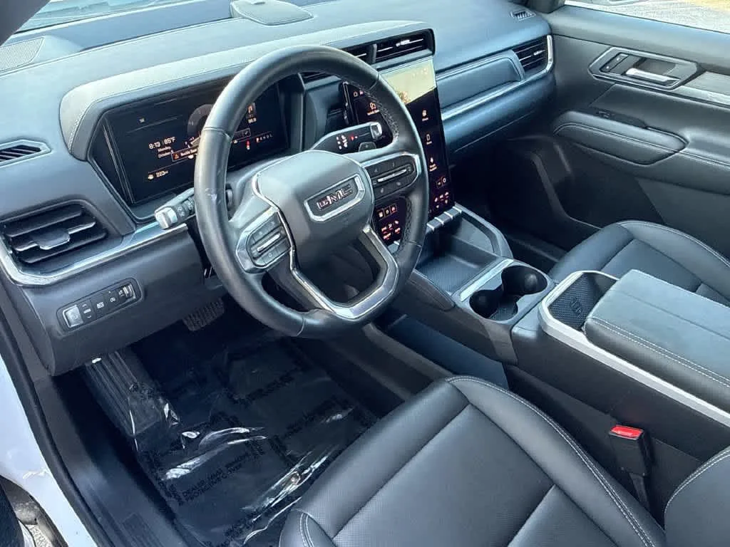 2026 GMC Terrain FWD Elevation photo 13