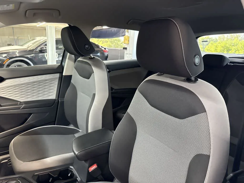 2023 Volkswagen Taos S photo 14