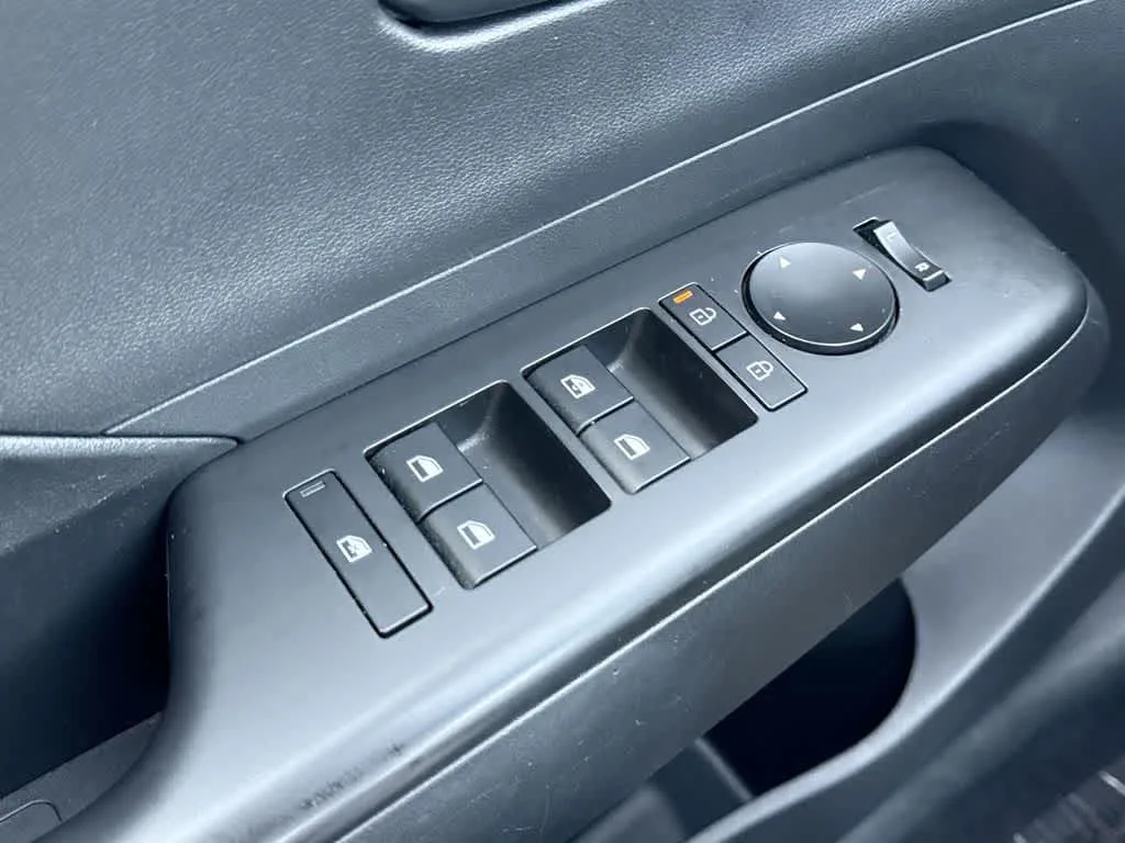 2024 Hyundai Kona SEL photo 20