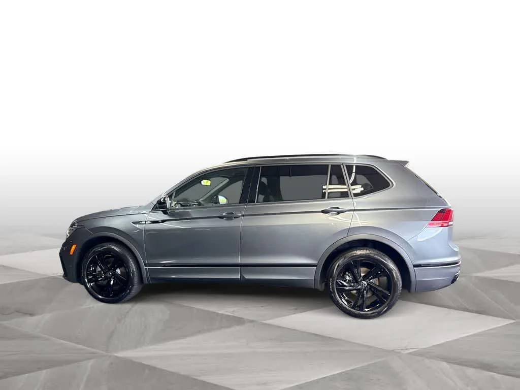 2023 Volkswagen Tiguan SE R-Line Black photo 5