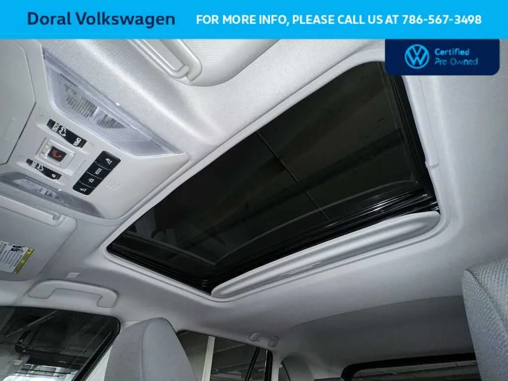 2025 Toyota RAV4 XLE photo 17