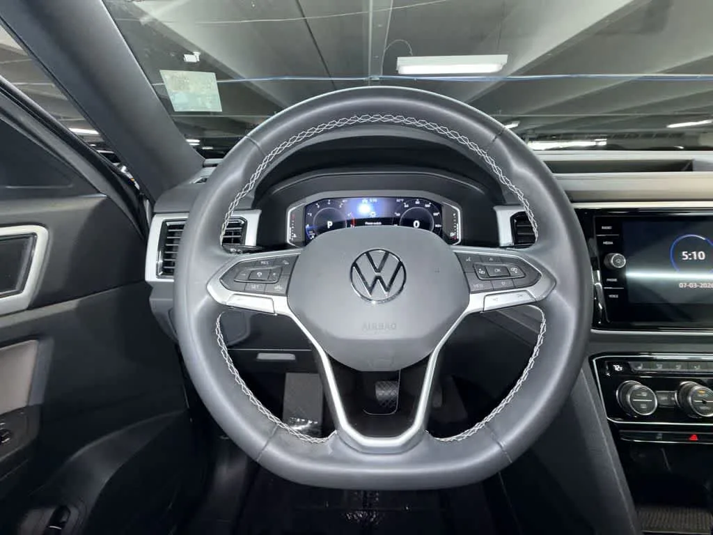 2023 Volkswagen Atlas Cross Sport 3.6L V6 SE w/Technology photo 15
