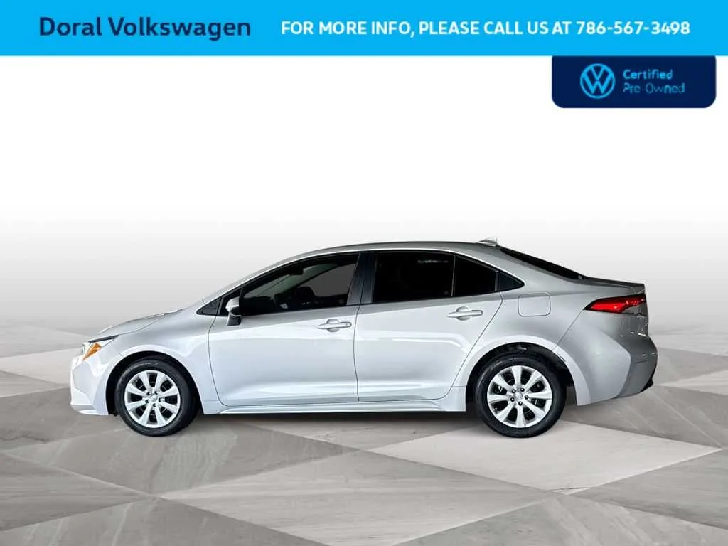 2023 Toyota Corolla LE photo 5