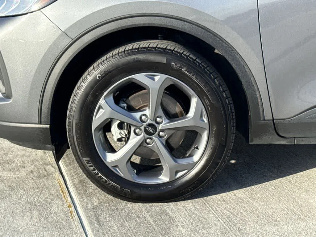2025 Ford Escape ST-Line photo 11