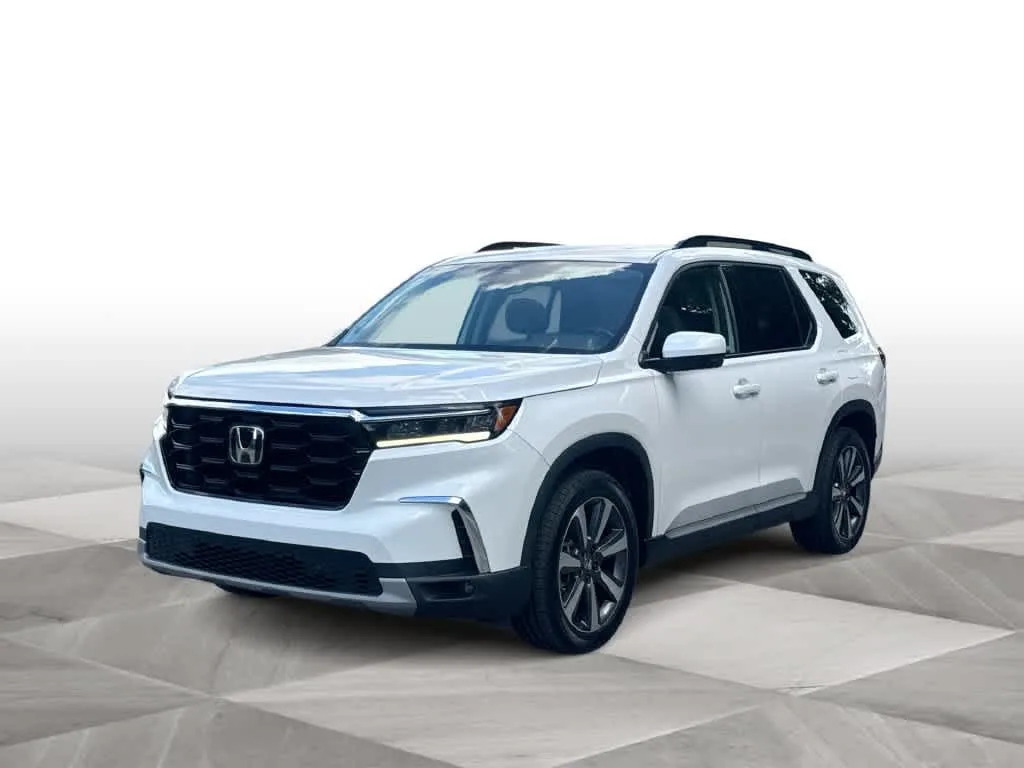 2024 Honda Pilot Touring photo 4