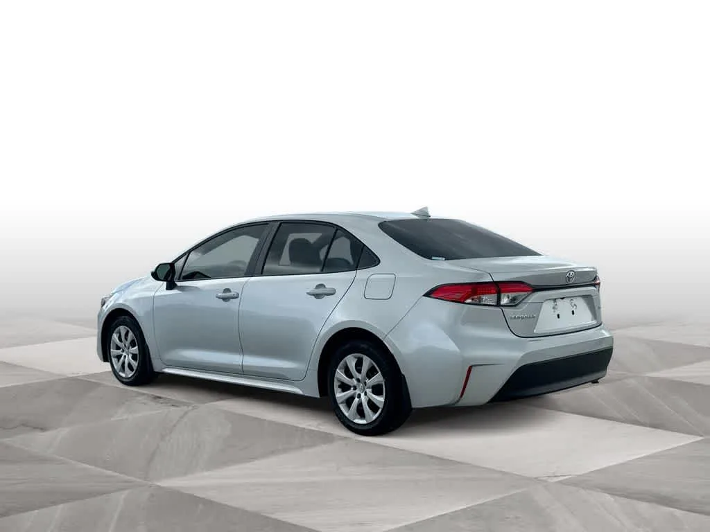 2026 Toyota Corolla LE photo 6