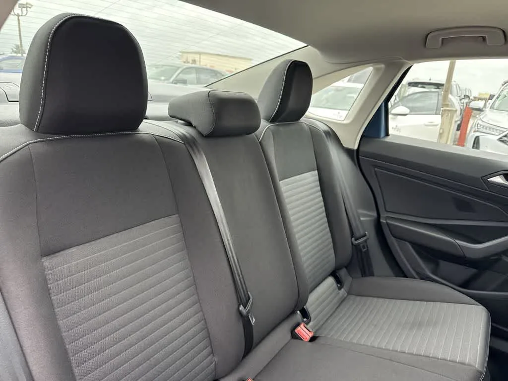 2025 Volkswagen Jetta S photo 32
