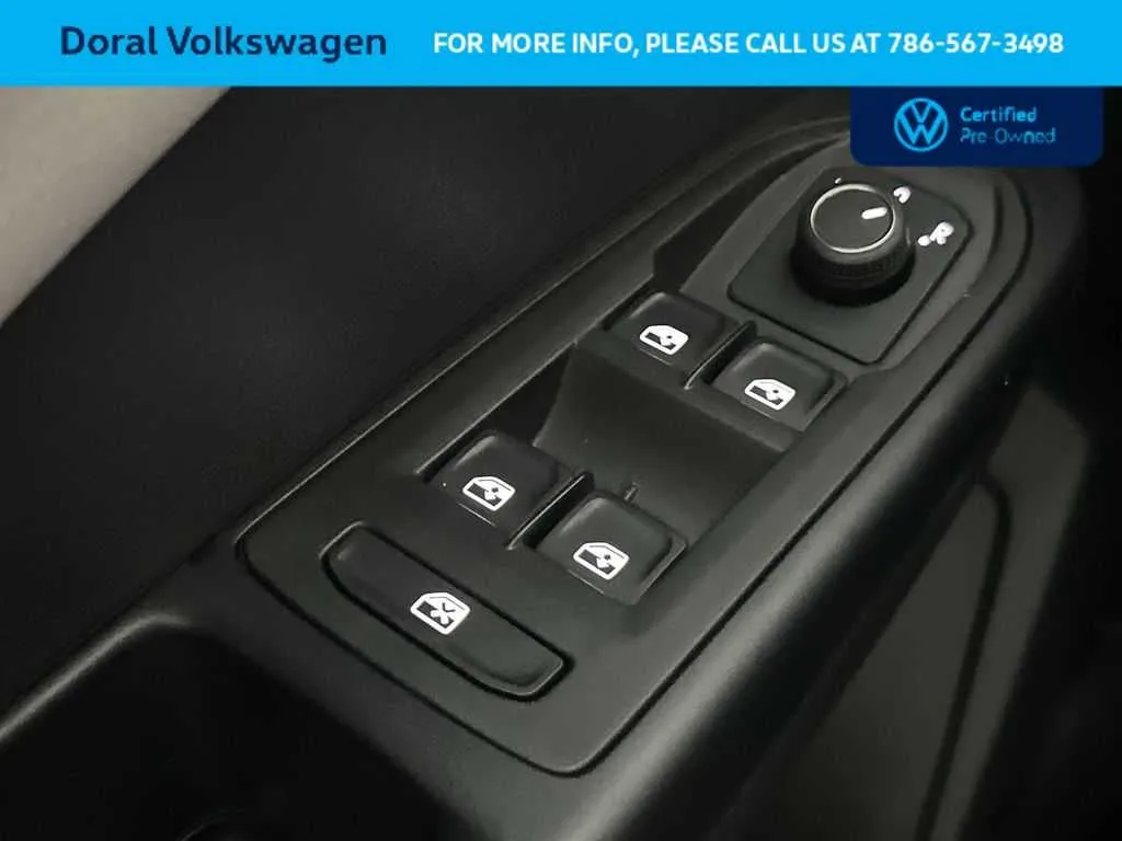 2025 Volkswagen Taos S photo 17