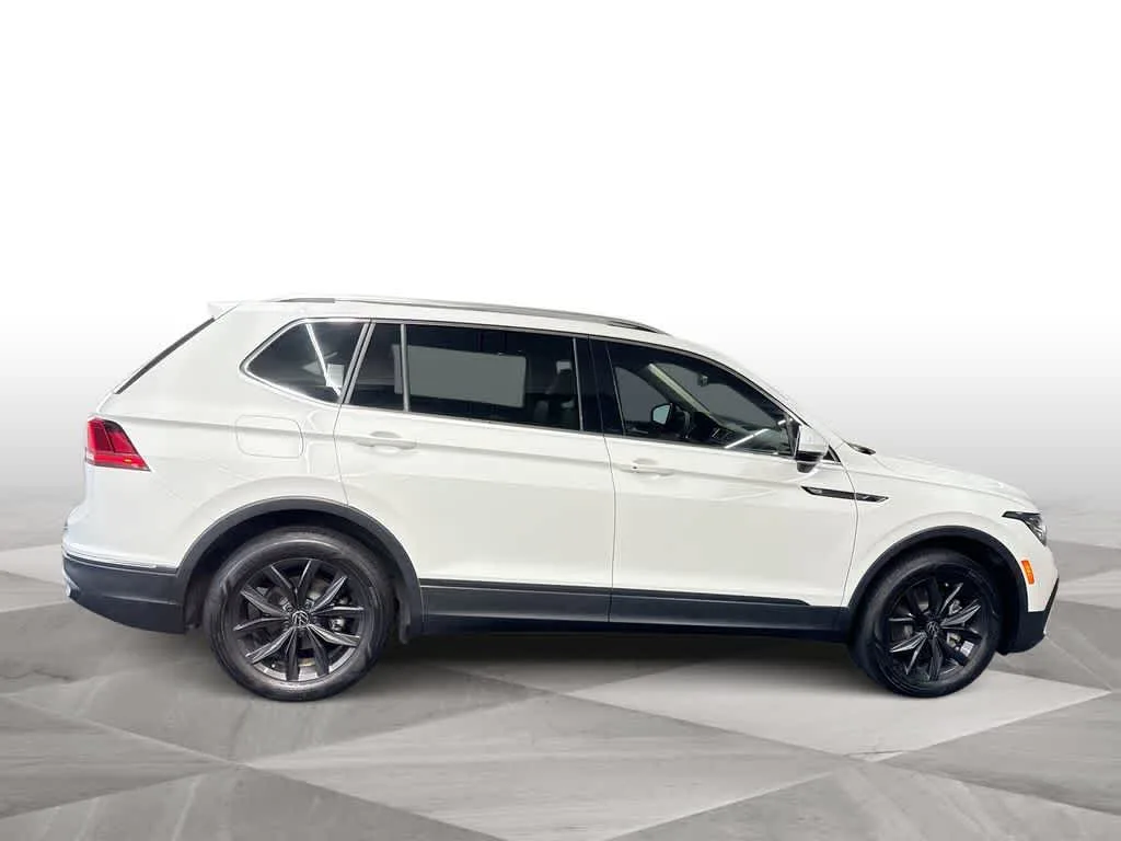 2024 Volkswagen Tiguan SE photo 9