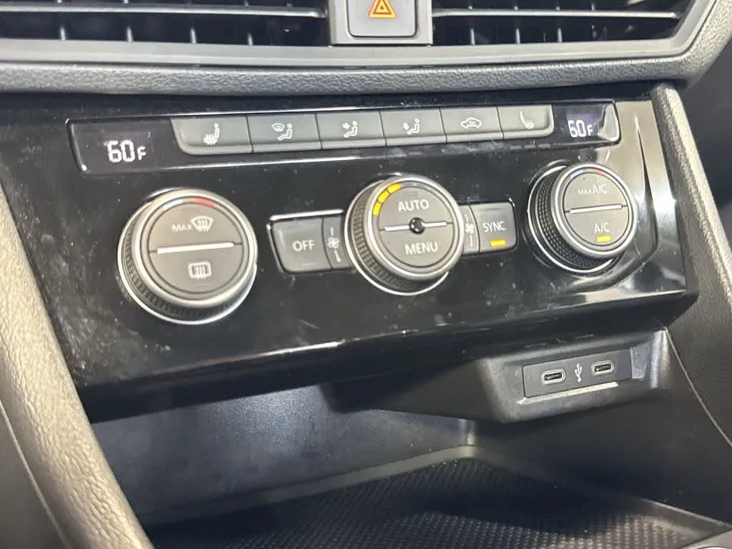 2022 Volkswagen Jetta SE photo 19